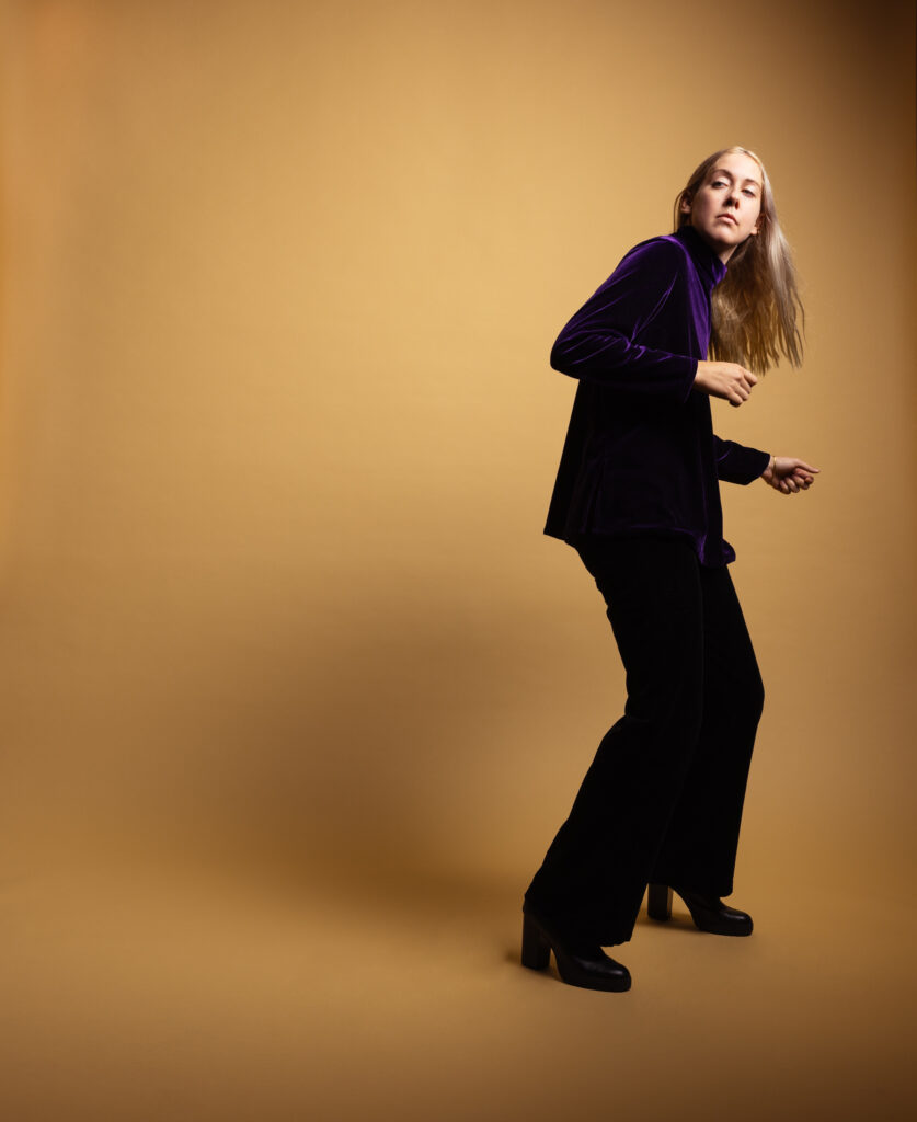 TORRES releases new single/video ‘Wake to flowers’