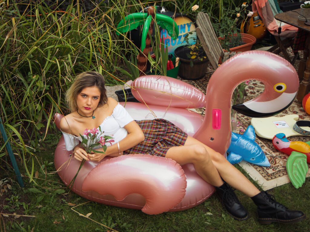 HUNNY BUZZ share their first track of the year, ‘Not Your Place’