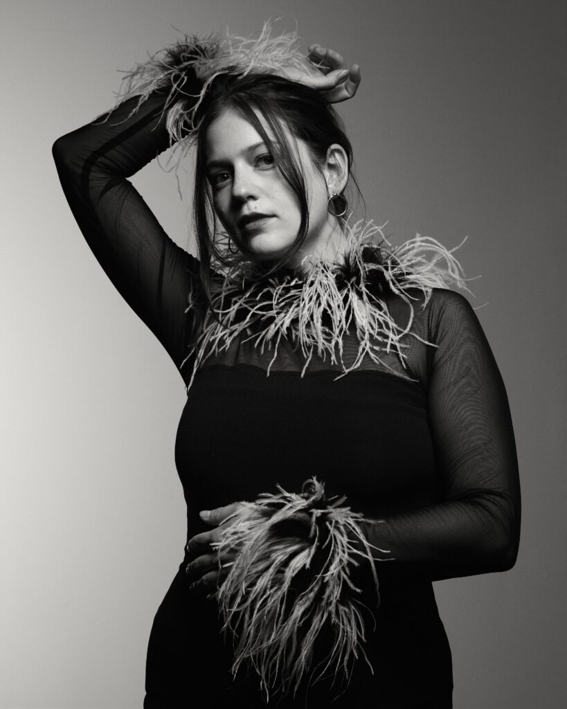 Odetta Hartman shares new single & video ‘Goldilocks’