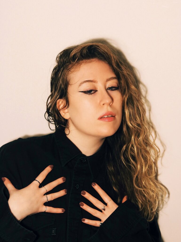 SILVI enters 2024 with angsty new single ‘Visions’