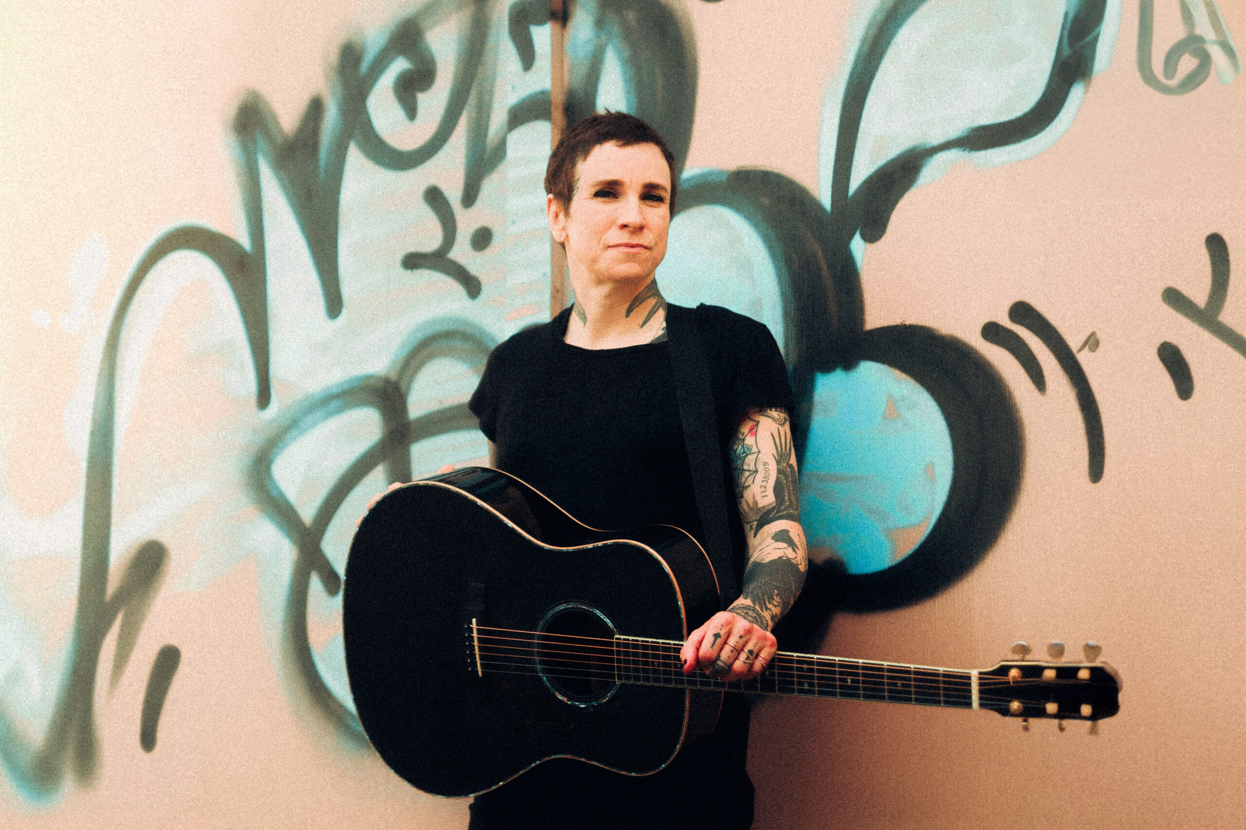 You are currently viewing Laura Jane Grace commemorates a transformative experience on new single, ‘Birds Talk Too’