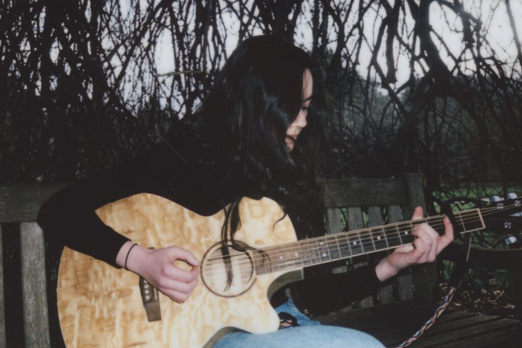Annika Kilkenny shares her new single ‘Sentences’