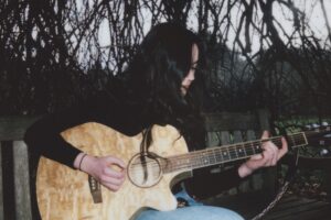 Read more about the article Annika Kilkenny shares her new single ‘Sentences’