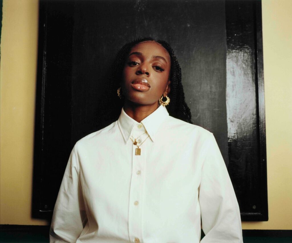 Cat Burns unveils soaring new single, ‘alone’