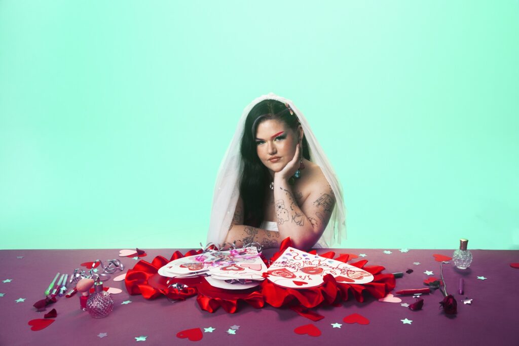 Mae Stephens releases infectious bop ‘Make Me Your Mrs’