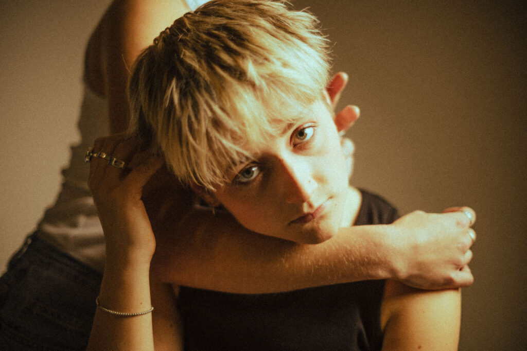 Phoebe Hall releases new single ‘Guilt Complex’