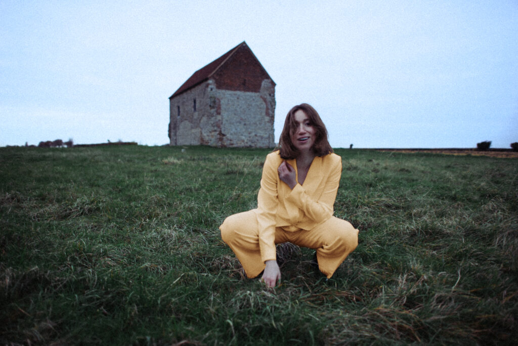Marie Naffah shares gorgeous new single ‘Rust & Blue’