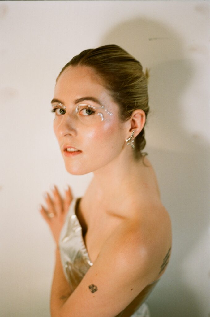WILDES releases bewitching manifesto for love ‘Lay Upon Me’