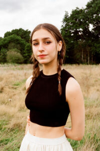 Read more about the article Lexie Carroll shares new single ‘evelyn’