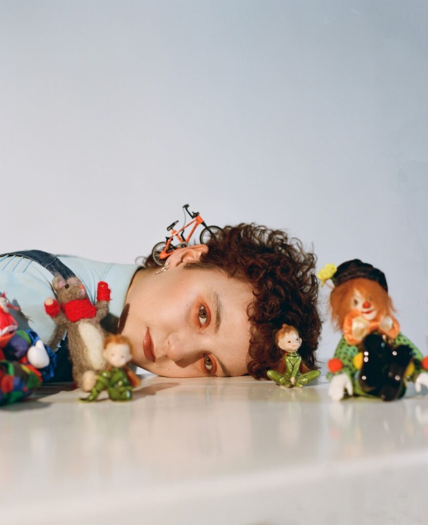 Phoebe Green shares new single ‘I Think That I’m Getting Boring’