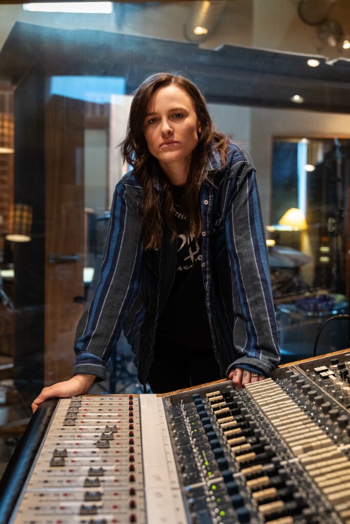 Emily Wolfe releases in-your-face in new single ‘Kill This Love’