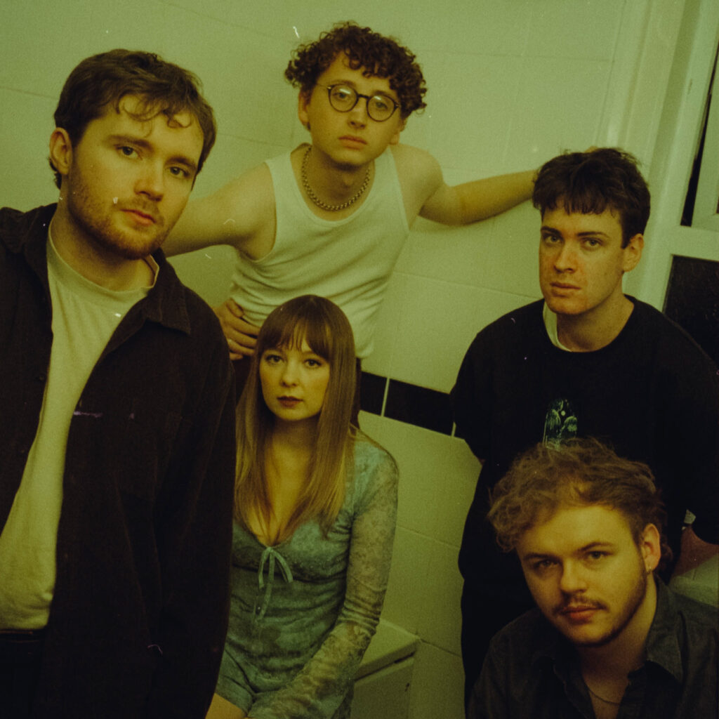 Night Swimming announce debut EP and release new single ‘Let That Be Enough’