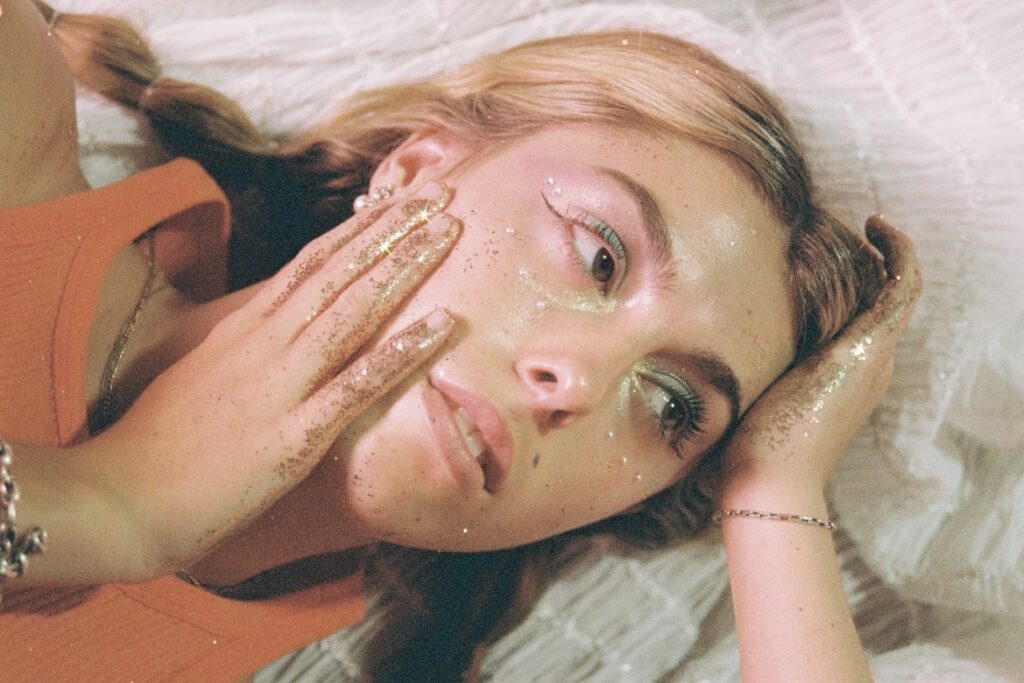 Sophie Lilah goes on a trip to ‘Dreamland’ in new single