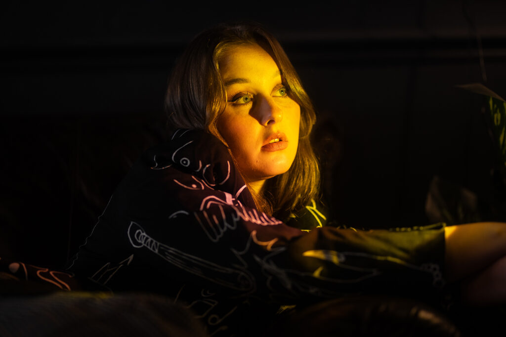 AMANDUH shines bright in new single ‘Sparks’
