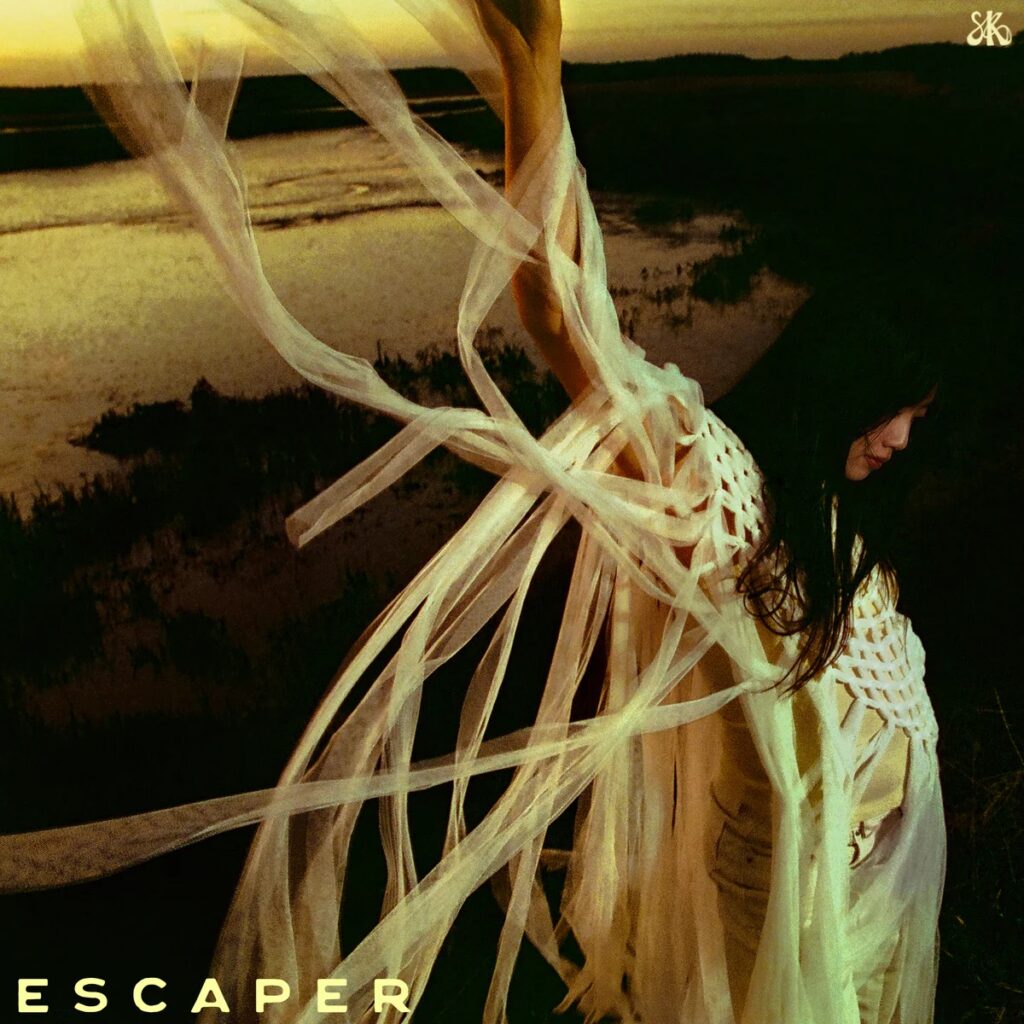 Sarah Kinsley announces debut album Escaper. Listen to new single ‘Last Time We Never Meet Again’