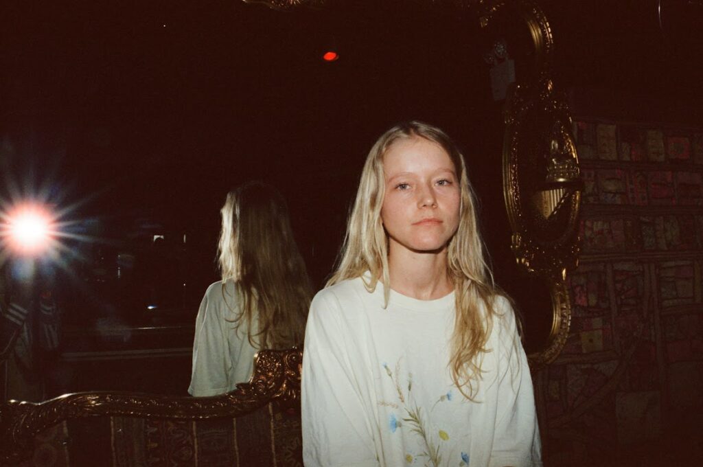 Alice Phoebe Lou reveals new single ‘The World Above’