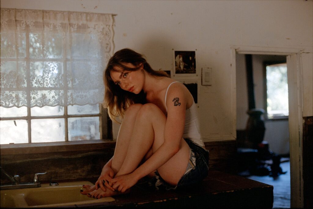 Keni Titus shares new free-spirited single ‘think i got a bad idea’