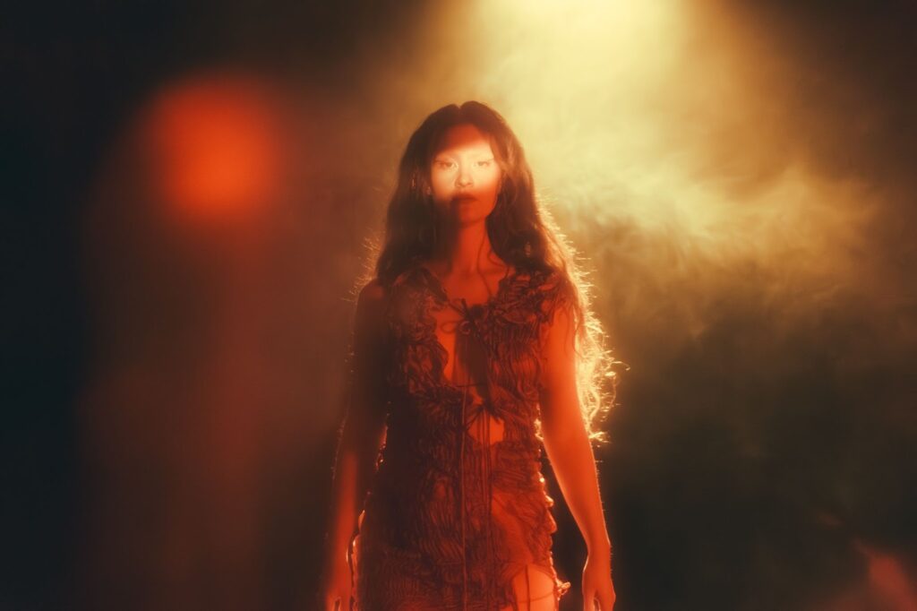 RED MOON returns with stunning new single ‘I Run’