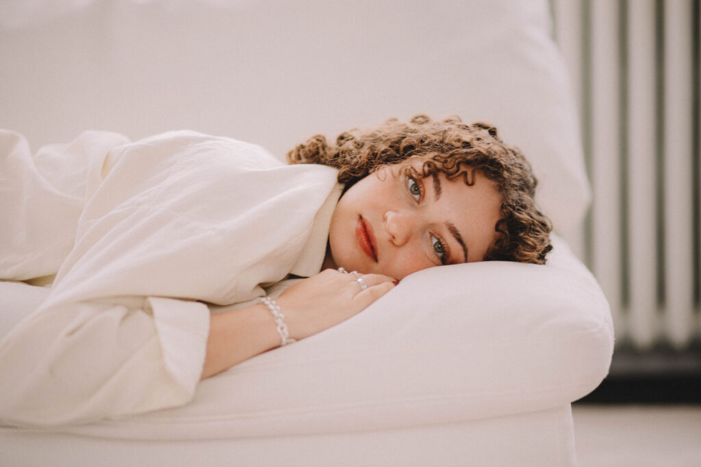 Avery Raquel shares colourful new track ‘You’