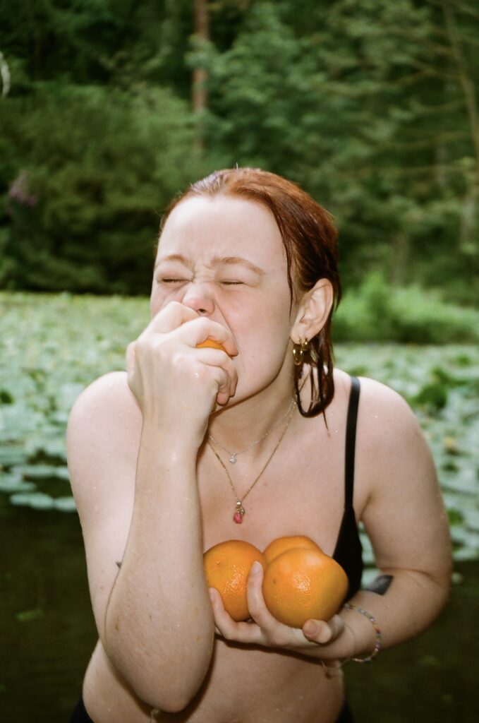 Eva Penney returns with blissful new indie-folk song ‘Orange Mood’