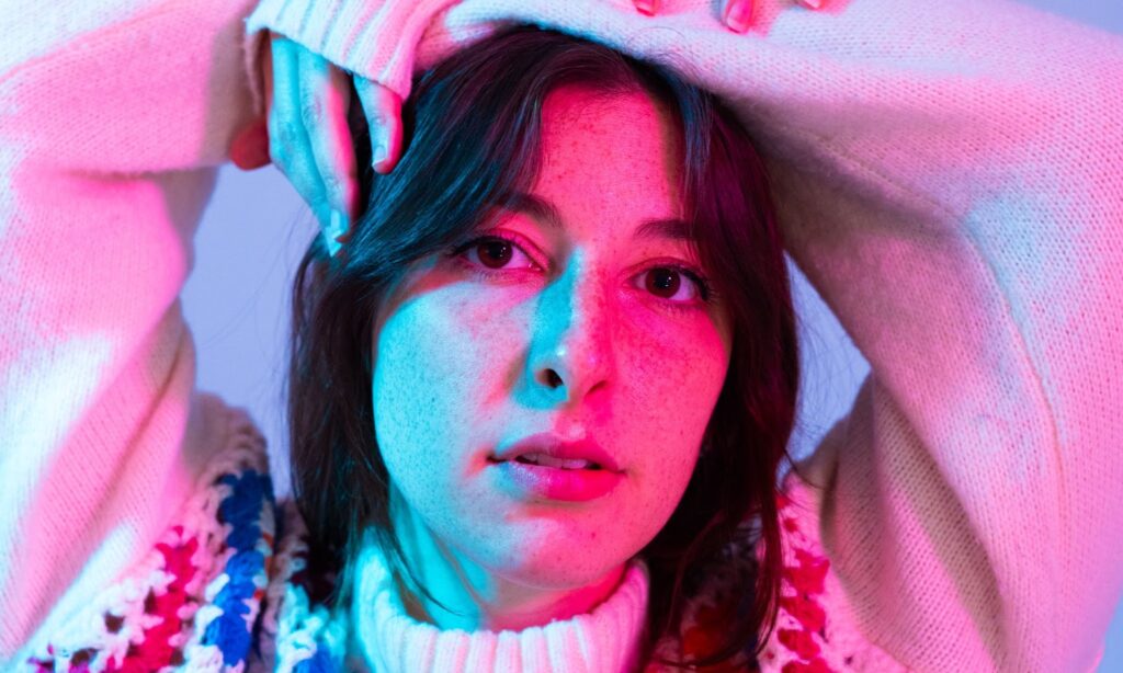 Shealagh Rose shares cathartic single, ‘Radio Silence’
