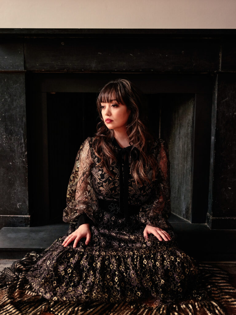 Alas de Liona shares haunting new single & video ‘For Forever’