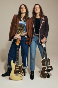 Read more about the article Larkin Poe’s classic roots rock sound expands with deeply personal new song ‘Mockingbird’