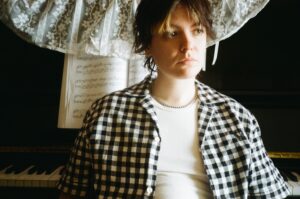 Read more about the article Olivesque returns with new single ‘Anomaly’