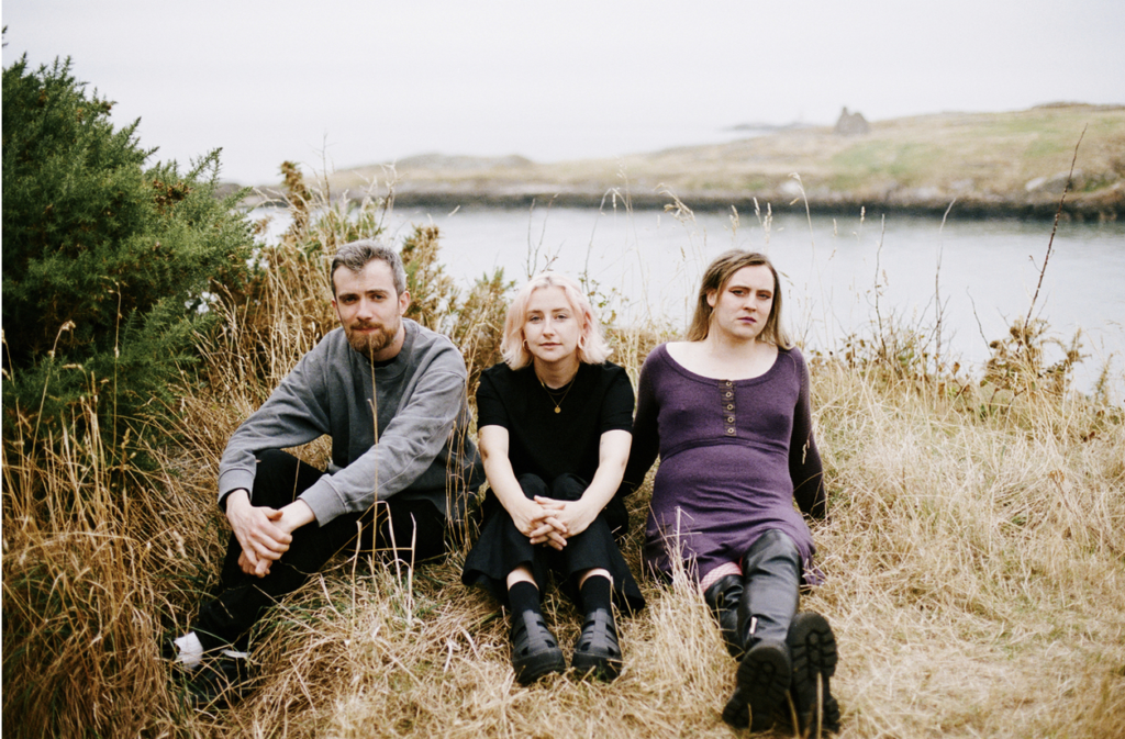 M(h)aol share new single ‘Snare’