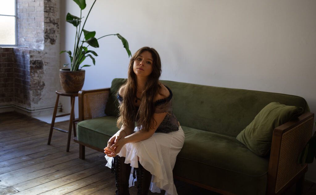 Bailey Lanes shares dreamy new single ‘Hollywood’