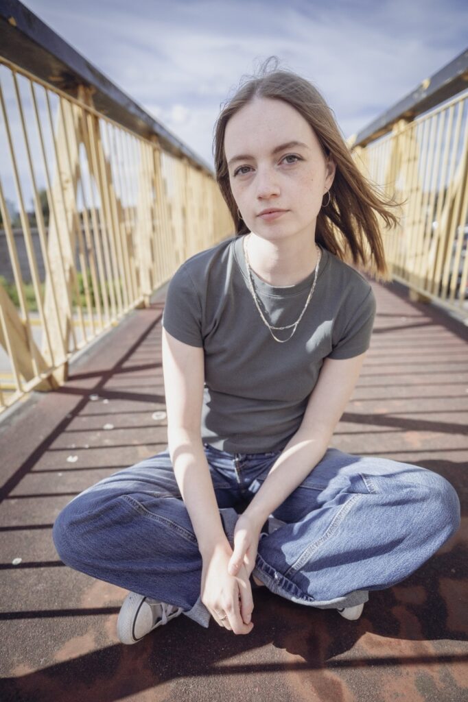 Esme Bridie shares playful indie-rock tune ‘Boys In Bands’