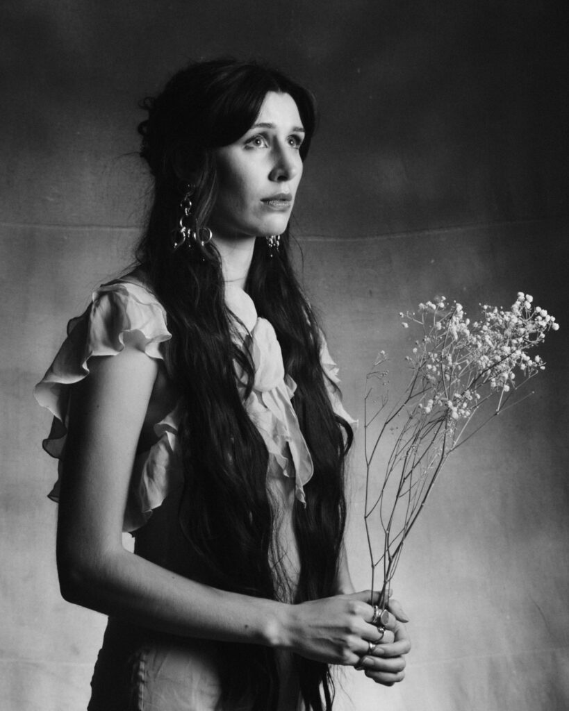 Ormella returns with hauntingly beautiful new single ‘The Lamb and The Shepherd’