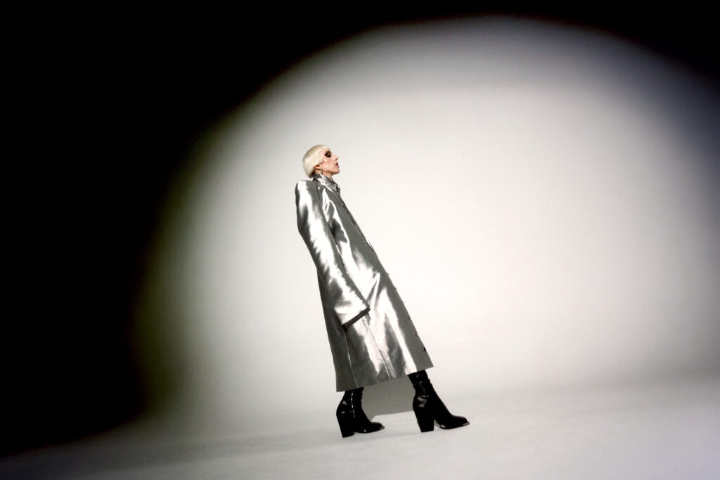 Rare DM shares shadowy, Lynchian single/video ‘The Ring’