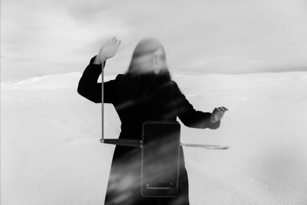 Hekla shares ghostly new single ‘Var’