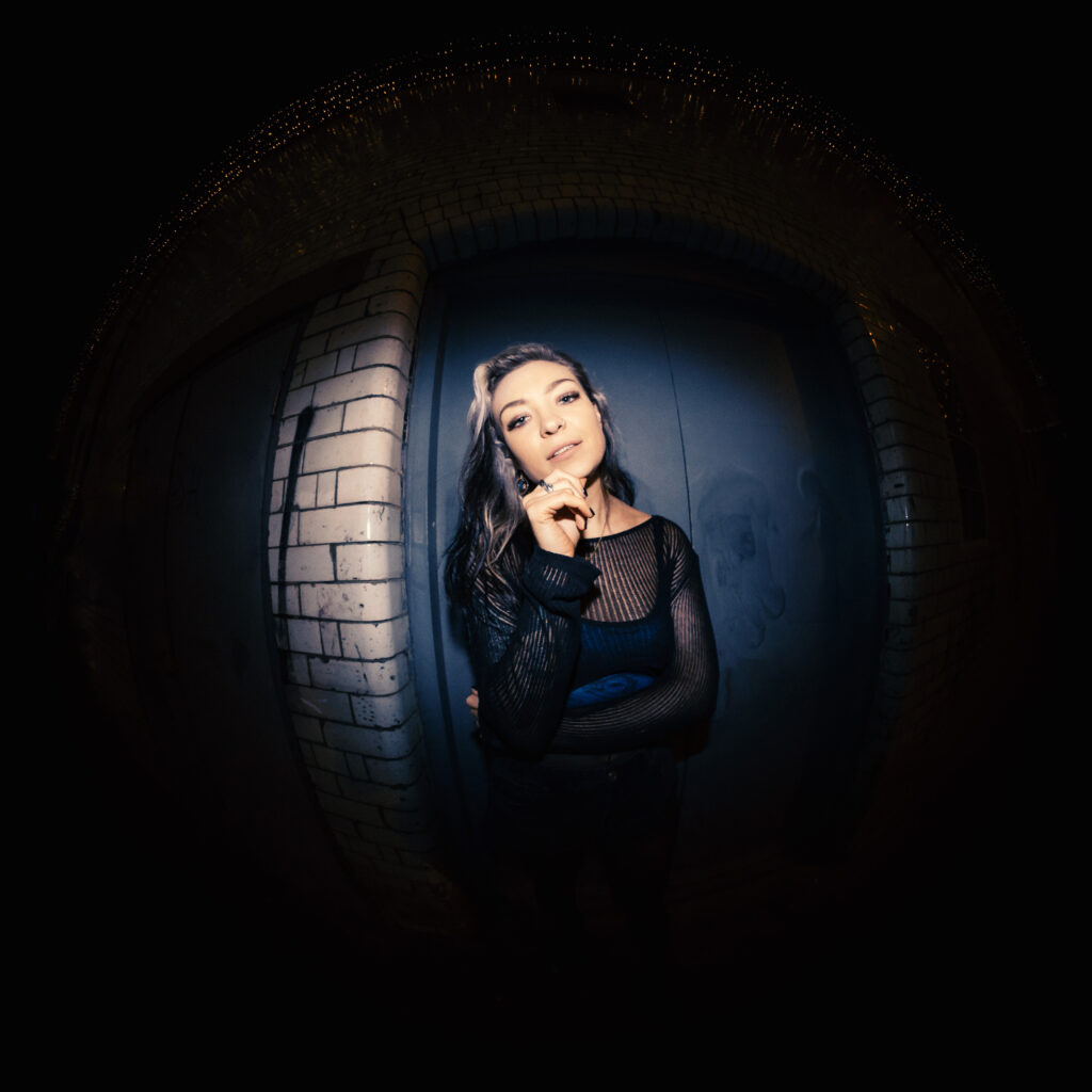 Hannah Robinson releases menacing new single ‘Who I Am’