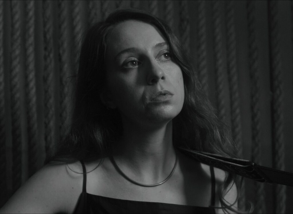 Neev shares new single/video ‘I Put It In A Frame’
