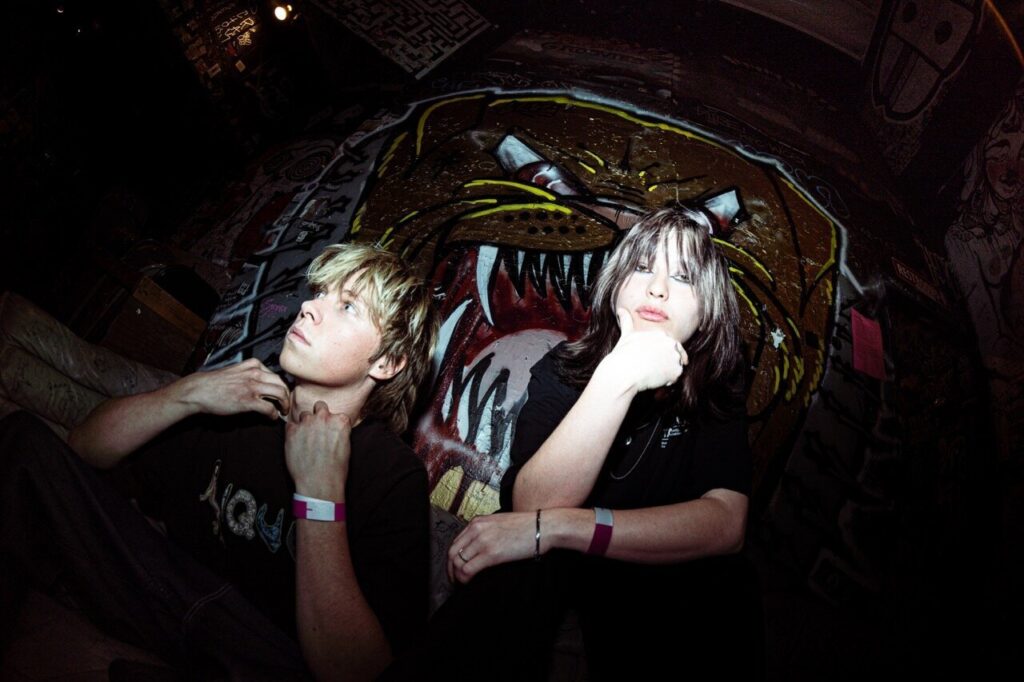 RAUE drop shimmery grunge anthem ‘Escape’