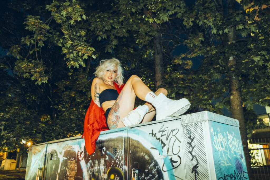 Lights shares new single/video ‘CLINGY’