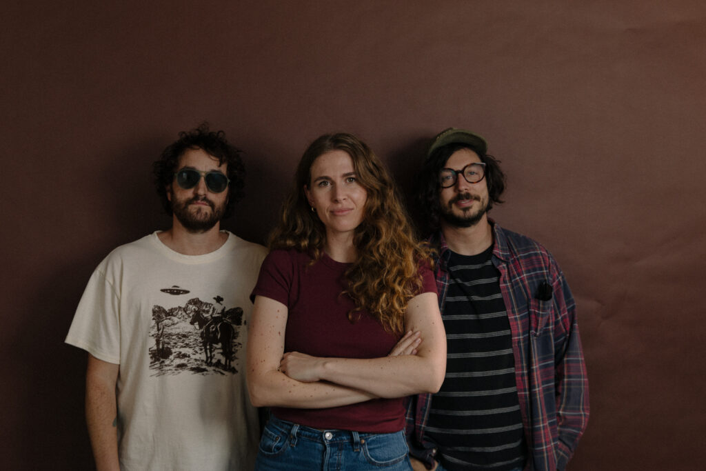 The Dumes are over it on window-rattling garage rock anthem ‘Boring’  