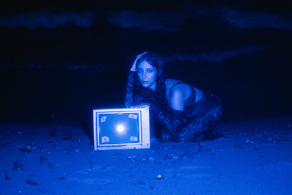Dafna drops her vibrant new single ‘BADPEOPLEBADTHINGS’
