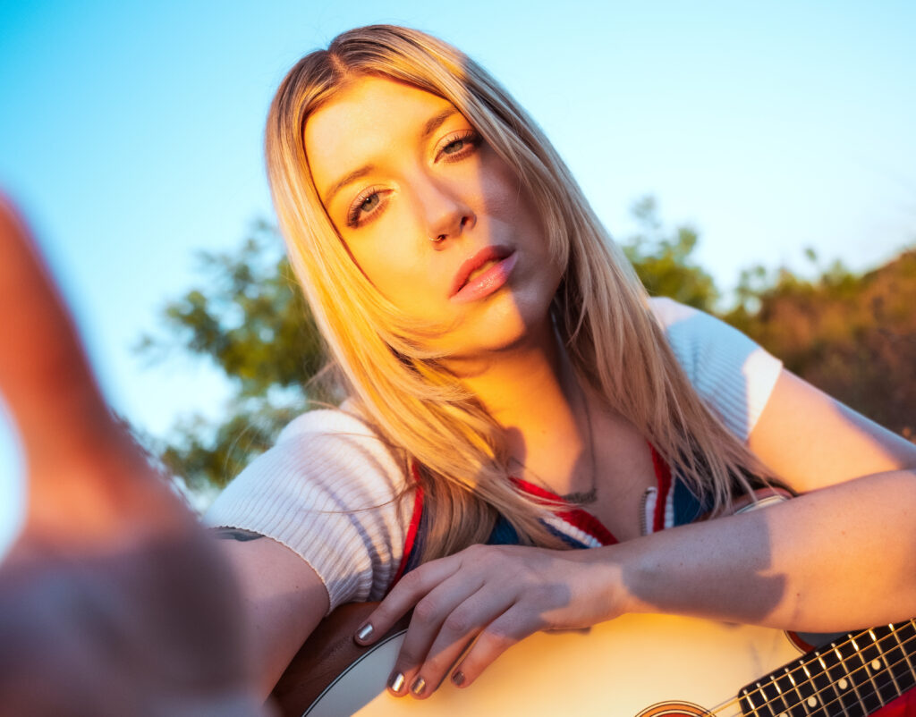 Sarah Hollins releases new single ‘Mother’