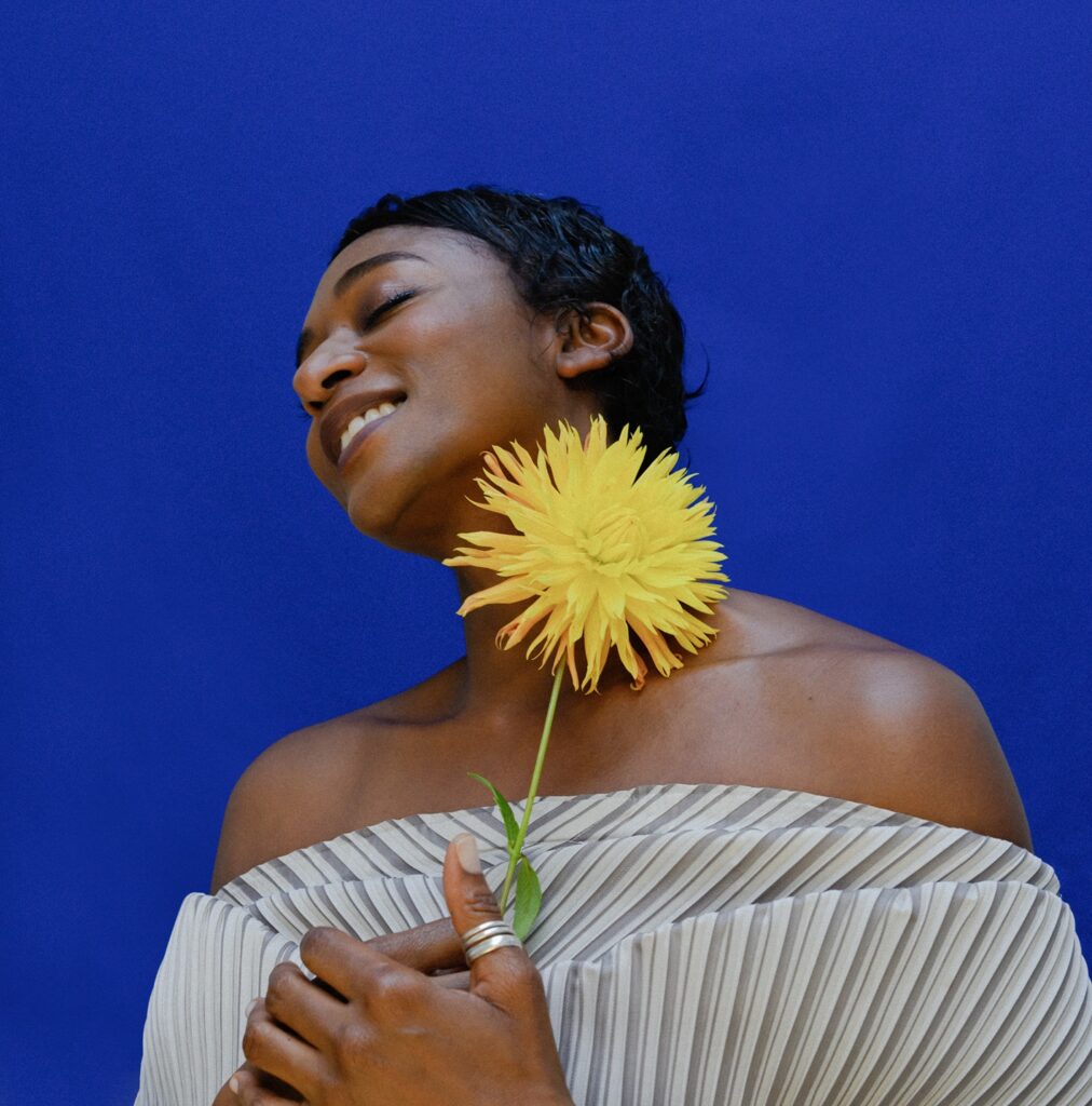 ALA.NI shares new single & video ‘Summer Meadows’