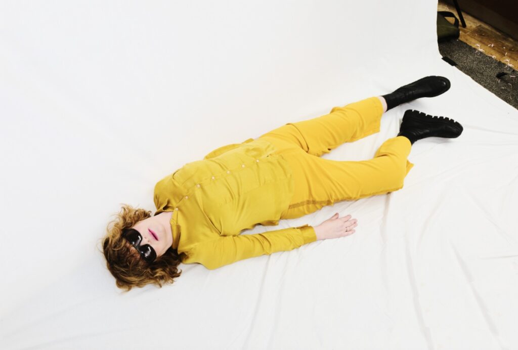Gina Birch craves peace in the chaos on new single ‘