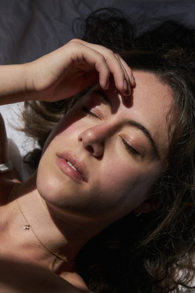 Gemma Laurence shares new single & video ‘Harbor’