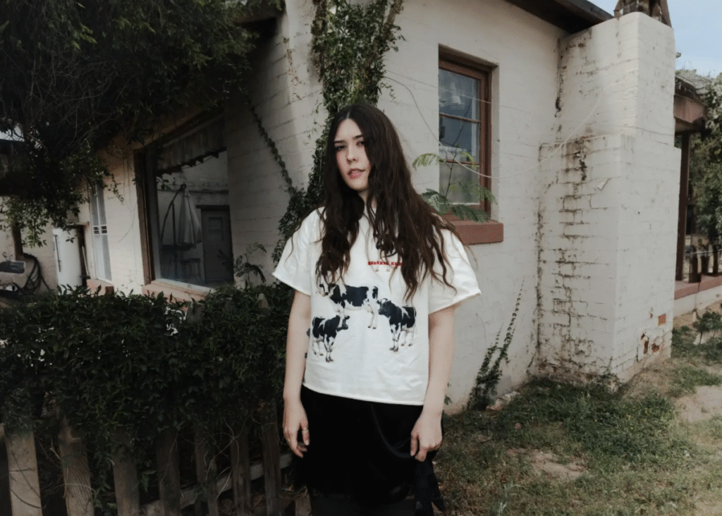 Sydney Sprague shares new single & video ‘Long Island’