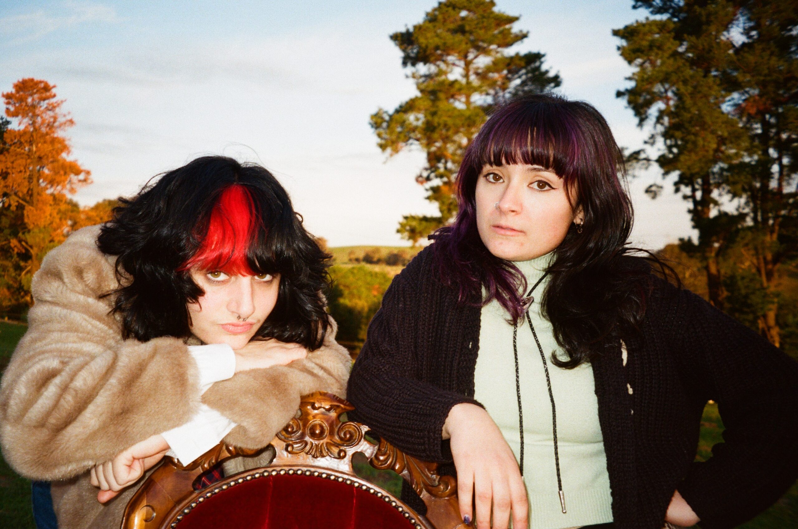 Read more about the article Teenage Joans release new single ‘My Heart’s Dead!’