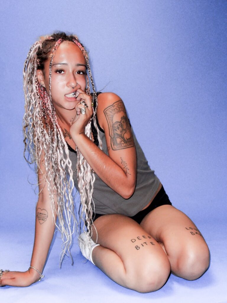 Yuneki announces new EP Baby Teeth and shares the title track