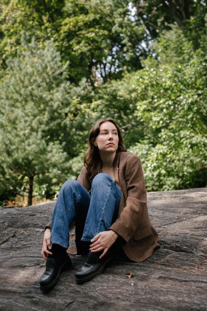 Amy Jay shares new single ‘Margins’