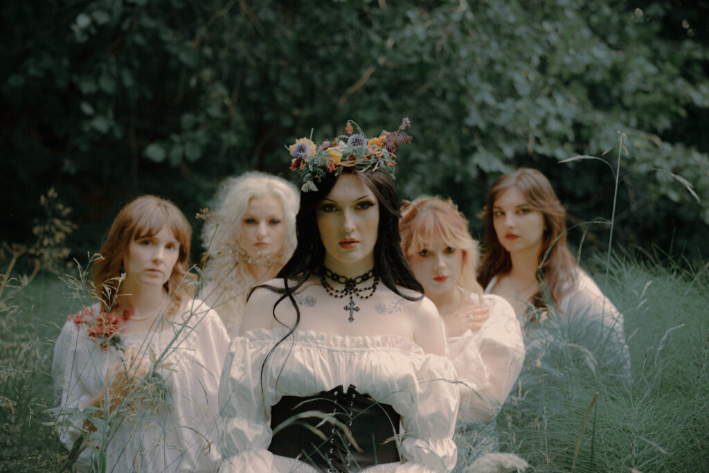 VENUS GRRRLS release mesmerising new single & video ‘Ivy Tree’