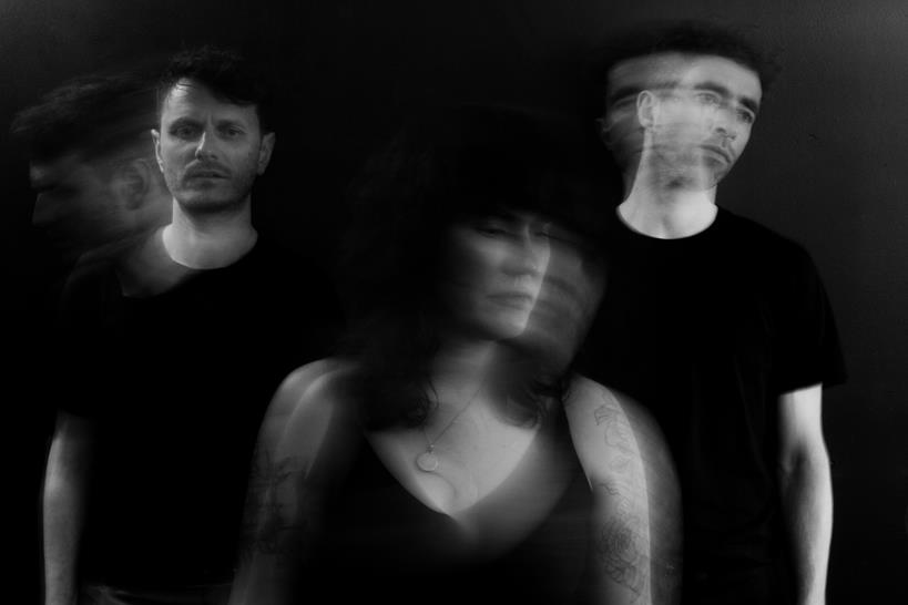 Read more about the article bloom effect shares new single ‘surreal’